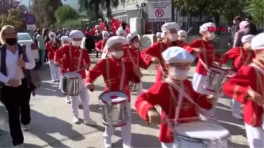 MANİSA'DA BAYRAM COŞKUSU SOKAKLARA TAŞTI