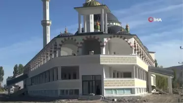 Muş'ta 3 bin 700 kişilik Osmanlı ve Selçuklu mimarisine uygun cami inşa edildi