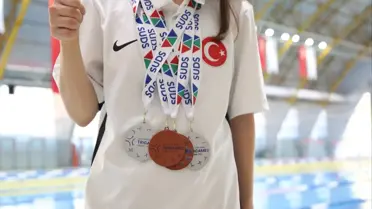 Özel sporcu Ada Zehra Anlatıcı'nın 4 dünya rekoru mutluluğu
