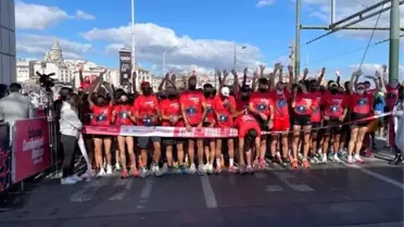 Galata Köprüsü'nde Cumhuriyet Koşusu düzenlendi