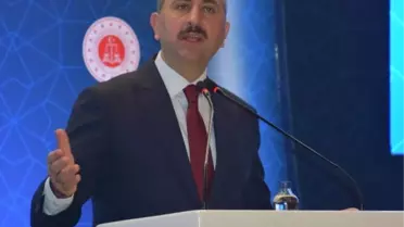 BAKAN GÜL: BUGÜN İNSANIMIZA BAKINCA SADECE HAK VE ÖZGÜRLÜK GÖRÜYORUZ
