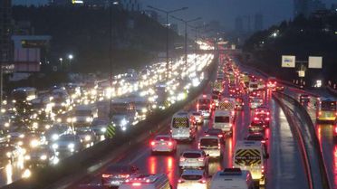 İstanbul'da haftanın ilk iş gününde trafik yoğunluğu