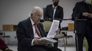 Araştırmacı yazar Demirer, Ufuk Üniversitesine 15 bin kitap bağışladı
