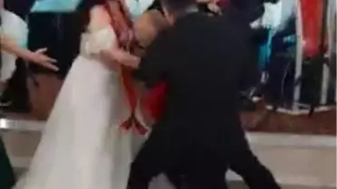 Alevi dedesi, katıldığı düğünde genç çiftler için dua ederken kalp krizi geçirerek hayatını kaybetti