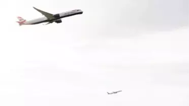 ABD'nin seyahat yasağını kaldırmasıyla İngiltere'den aynı anda iki uçak kalktı