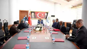 Arguvan İlçesi Narmikan Mahalle Sakinlerinden Başkan Gürkan'a ziyaret