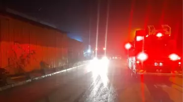 Son dakika haberleri... BAŞAKŞEHİR'DE DEMİR TEL ÜRETİM FABRİKASINDA YANGIN