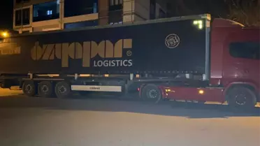 Tırı dorse ile birlikte çaldılar, kısa sürede yakalandı