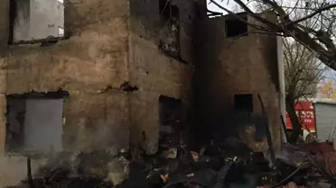 Burdur'da iki katlı evde çıkan yangın hasara neden oldu