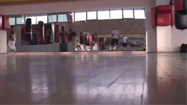 Boks eldiveni ve yumruklarla geçen bir ömür: Yılmaz Çağlar