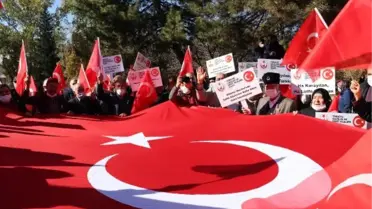 Şehit yakınları ve gazilerden TBMM önünde İYİ Parti'li Türkkan'a tepki