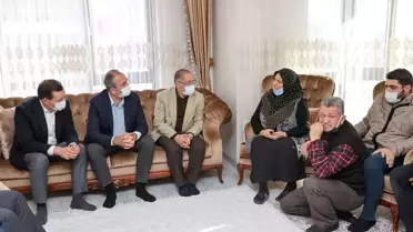Adalet Bakanı Gül, kılıçlı saldırıda hayatını kaybeden Başak Cengiz'in ailesini ziyaret etti