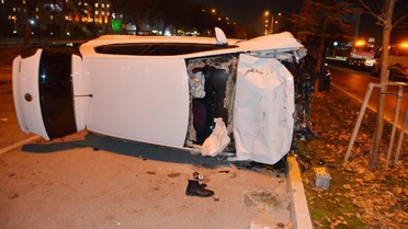 Son dakika haberleri... AKSARAY'DA ZİNCİRLEME KAZA; 1'İ AĞIR, 8 YARALI