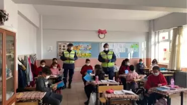 Son dakika haberi... Kırşehir'de jandarma, öğrencilere 'Bi Hareketine Bakar Hayat' kampanyasını tanıttı