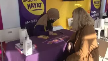 Üsküdar'da 'Sağlıklı Böbrek Sağlıklı Hayat' tırında hızlı idrar ve kan testi