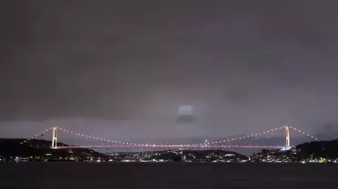 FSM Köprüsü, 'radyasyon onkolojisi farkındalığı' için turuncu renge büründü