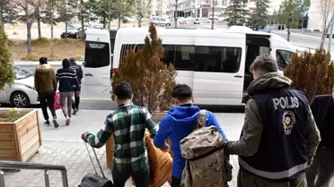 Dört yabancı uyruklu şahıs sınır dışı edildi