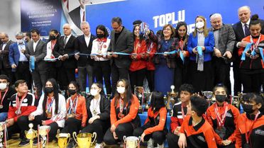 Bakan Kasapoğlu 9 spor tesisinin açılışını yaptı