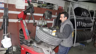 Zorunlu kış lastiği uygulaması öncesinde lastikçilerde yoğunluk oluştu