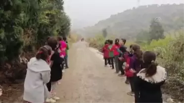 Görme engelli öğrencisinin madalya hayalini düzenlediği yarışla gerçekleştirdi