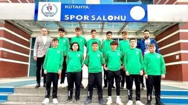 Hentbol takımı il üçüncüsü oldu