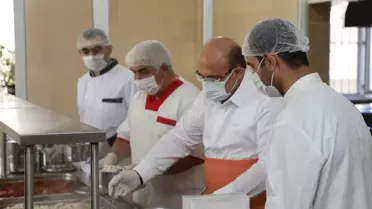 Nizip'te ihtiyaç sahibi 1000 kişiye her gün sıcak yemek dağıtılıyor