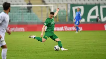 Aykut Akgün Bursaspor'a veda etti 'Bu sene bir şeylerin neden yolunda gitmediğini bir kez daha anlamış oldum'