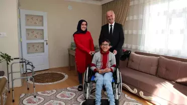 Tuşba Belediye Başkanı Akman, engellileri ziyaret etti