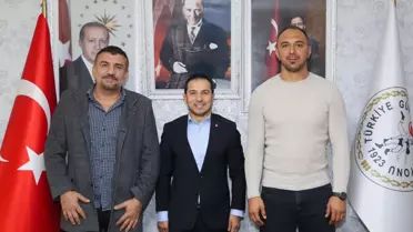 Kırkpınar başpehlivanı Ali Gürbüz'den Güreş Federasyonu Başkanı Eroğlu'na ziyaret