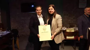 AK Kadınlar seçme ve seçilme hakkının kutladı