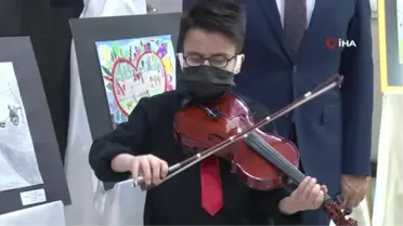 Bakan Özer, 'Birlikten Sevgi Doğar' temalı resim yarışmasının kazananlarına ödüllerini takdim etti