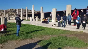 Aydın'da lise öğrencileri Magnesia Antik Kenti'ni gezdi