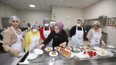 Bağcılar'da engelli bireyler canlı çiçeklerle pasta yaptı