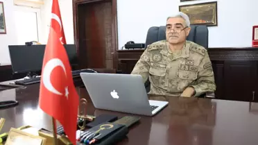 Son dakika haberi: Erzincan İl Jandarma Komutanı Erol, AA'nın 'Yılın Fotoğrafları' oylamasına katıldı