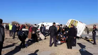 Son dakika haberi: CENAZE VE NİŞANA GİDENLERİN ARAÇLARI ÇARPIŞTI 7 YARALI