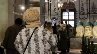 Mevlana Müzesi Şeb-i Arus töreni öncesi yerli ve yabancı ziyaretçilerle doldu