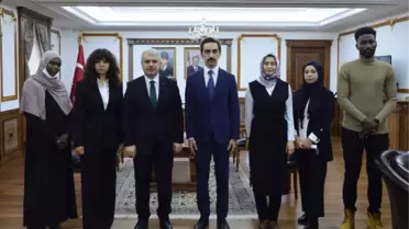 Kırşehir Valisi Akın, göçmenlerle bir araya geldi