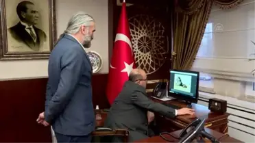 Vali Ustaoğlu AA'nın 'Yılın Fotoğrafları' oylamasına katıldı