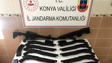Konya'dan kargoya verilen 12 kaçak av tüfeği jandarmaya takıldı