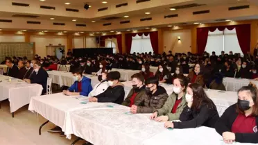Yalova Valisi Muammer Erol öğrencilerle buluştu