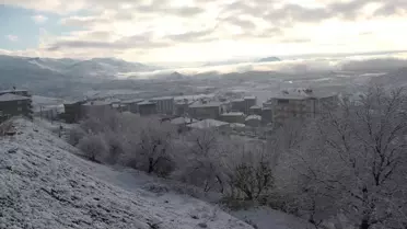 Mevsimin ilk karı yağışıyla eğitime 1 gün ara verildi