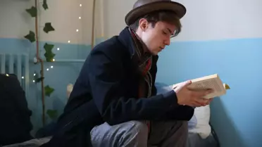 Romanlardaki mekanlar ve kahramanlar okul koridoruna taşındı