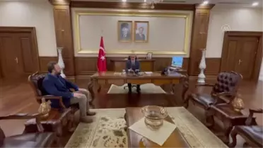 Vali Yavuz, AA'nın 'Yılın Fotoğrafları' oylamasına katıldı