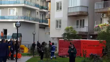 Dokuzuncu kattan atlayan genç kız hayatını kaybetti, arkadaşı ise son anda kurtarıldı