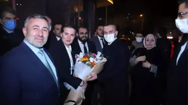 Kandemir, Bilecik'te çiçeklerle karşılandı