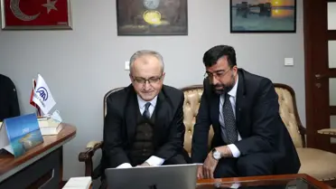 KTÜN Rektörü Prof. Dr. Özçelik, AA'nın 'Yılın Fotoğrafları' oylamasına katıldı