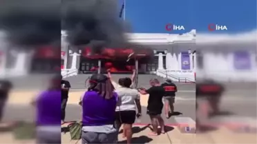 Avustralya'da Eski Parlamento Binası Ateşe Verildi