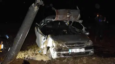Otomobil elektrik direğine çarptı, genç sürücü yaşamını yitirdi