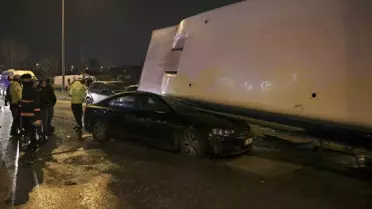 EGO otobüsü otomobillerin üzerine devrildi, 16 kişi yaralandı