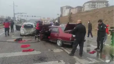Son dakika: KIRIKKALE - Zincirleme trafik kazasında 5 kişi yaralandı